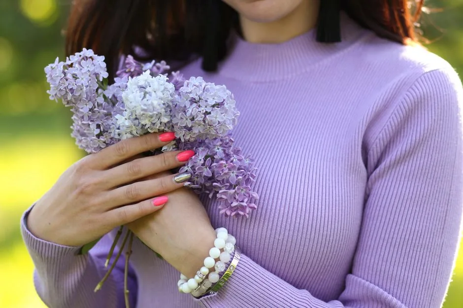 50 Eleganckich Jasnych Paznokci na Każdą Okazję - Najmodniejsze Inspiracje