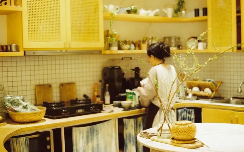 7 zasad slow living w kuchni: jak gotować uważnie i czerpać radość z posiłków