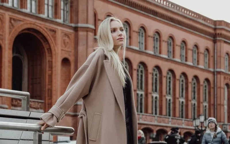 Chłodny Średni Blond: Komu Pasuje i Jak Wybrać Idealny Odcień?