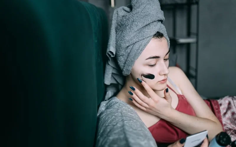 Domowe SPA dla Zapracowanych: 15-Minutowy Rytuał na Błyskawiczny Relaks