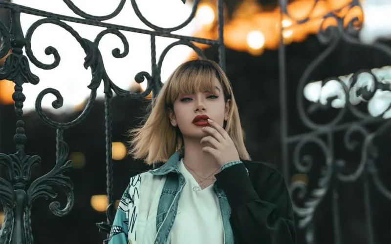 Fryzury Blond z Grzywką: 25 Modnych Inspiracji na 2026 Rok!