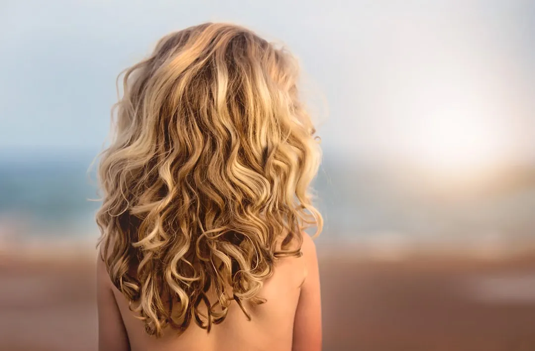 Krótkie włosy blond 2025: 30 Modnych Inspiracji i Porad Stylizacyjnych