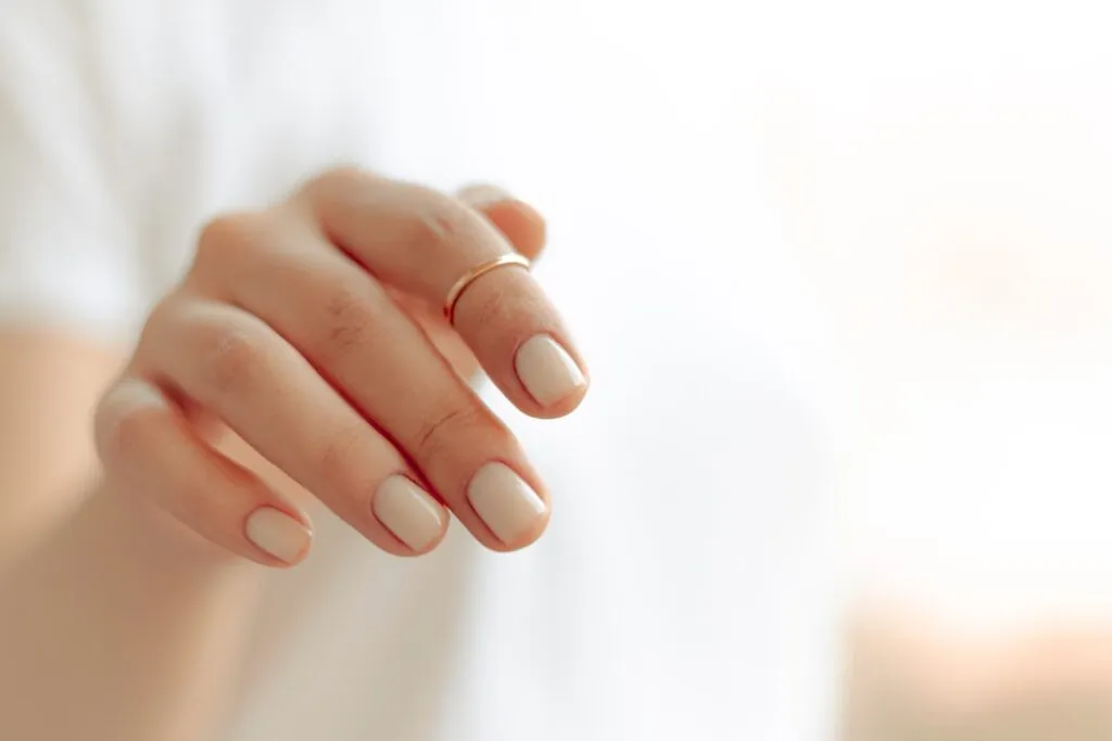 Najmodniejsze Paznokcie Hybrydowe Wzorki: 50 Inspiracji na Każdą Okazję