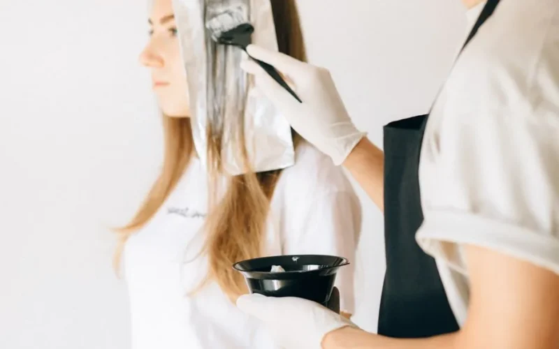 Pasemka na Blond Włosach: 5 Technik, Które Odmienią Twoją Fryzurę