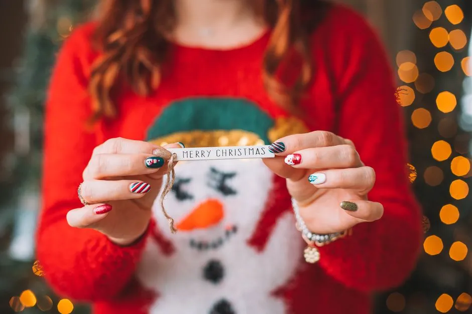 Paznokcie Świąteczne 2026: 15 Najpiękniejszych Inspiracji na Manicure