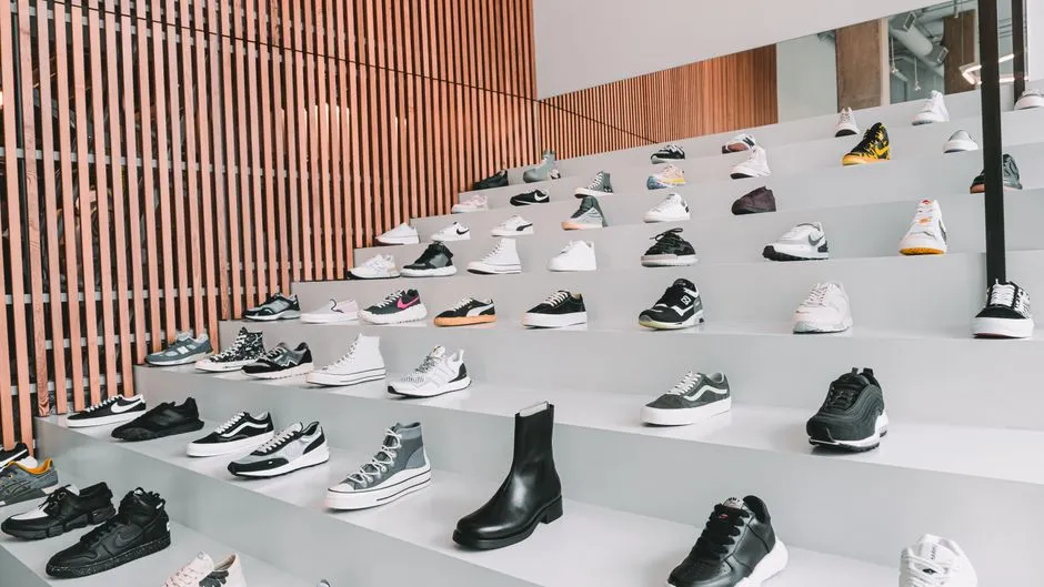 Jak stylizować buty na platformie? 10 pomysłów na modne i wygodne outfity
