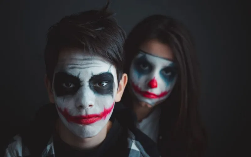 Jak Zrobić Straszny Makijaż na Halloween Krok po Kroku? 5 Prostackich Trików