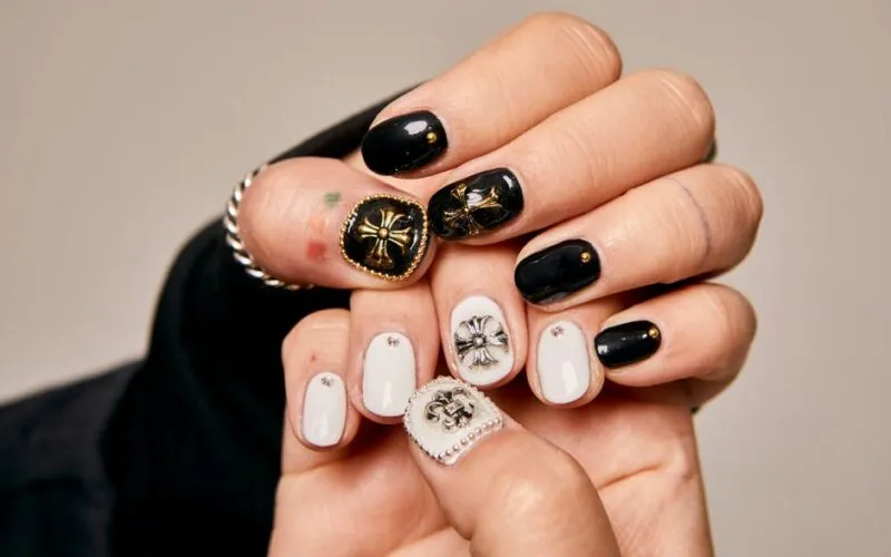 Kokardka na Paznokciach: 5 Sposobów na Uroczy i Modny Manicure