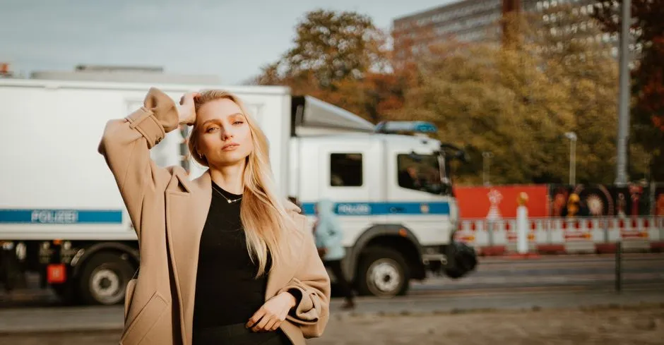 Czekoladowy Blond: Kompletny Przewodnik, Komu Pasuje i Jak Go Uzyskać?