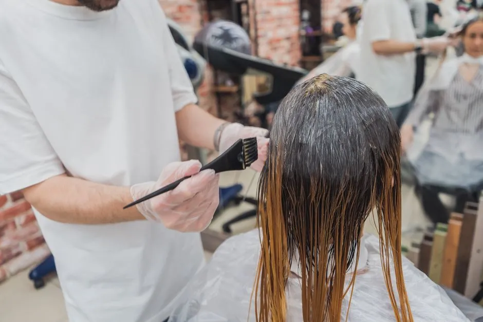 TOP 5 Najlepsza Farba do Włosów Blond Bez Żółtego Odcienia z Rossmanna