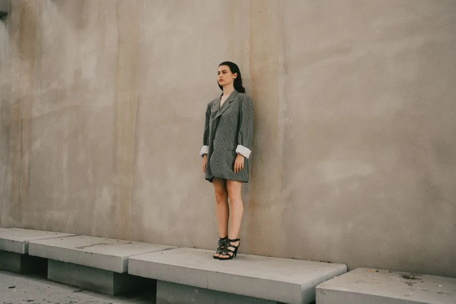 Jak stylizować oversize’owe marynarki w 2026? 10 trendów na co dzień i wieczór