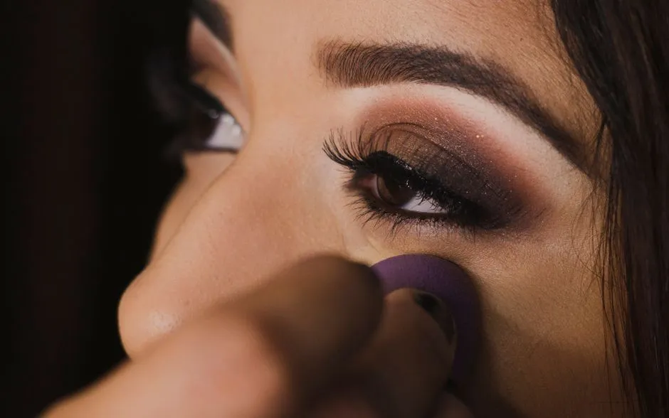 Jak zrobić makijaż oczu smoky eye? Kompletny poradnik dla początkujących