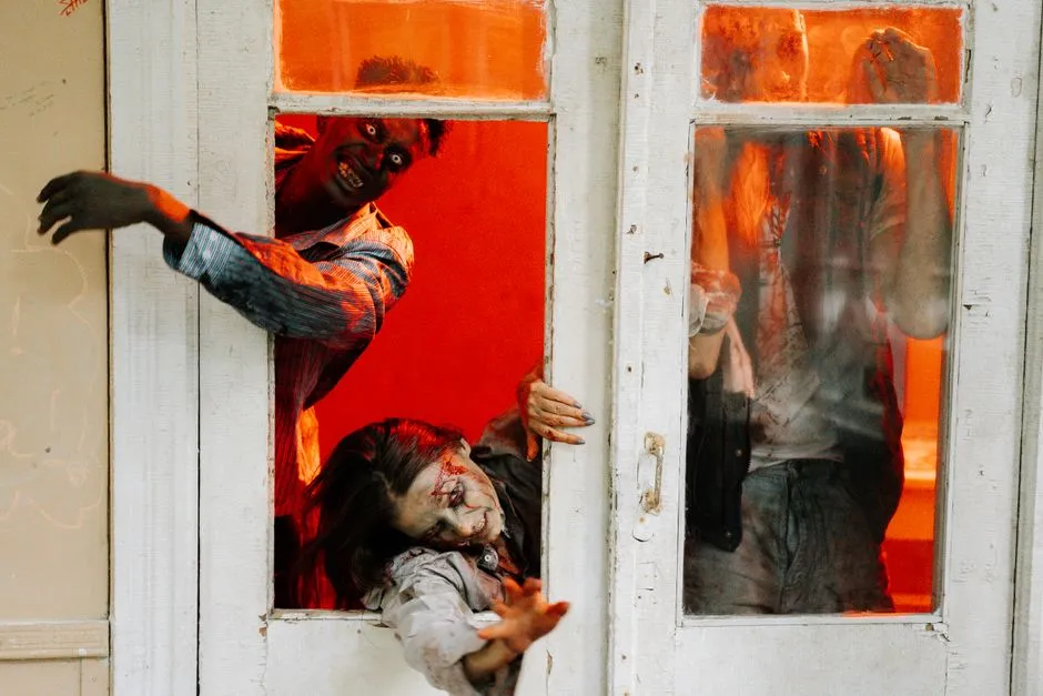 Jak zrobić makijaż zombie? Kompletny poradnik krok po kroku na Halloween