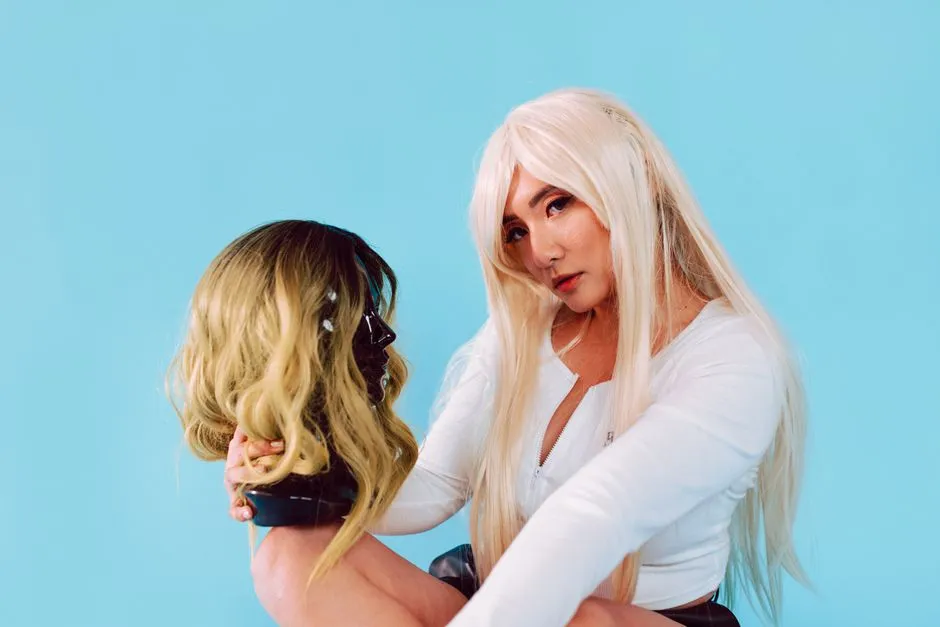 Peruka Blond Naturalna – Kompletny Poradnik Wyboru i Stylizacji