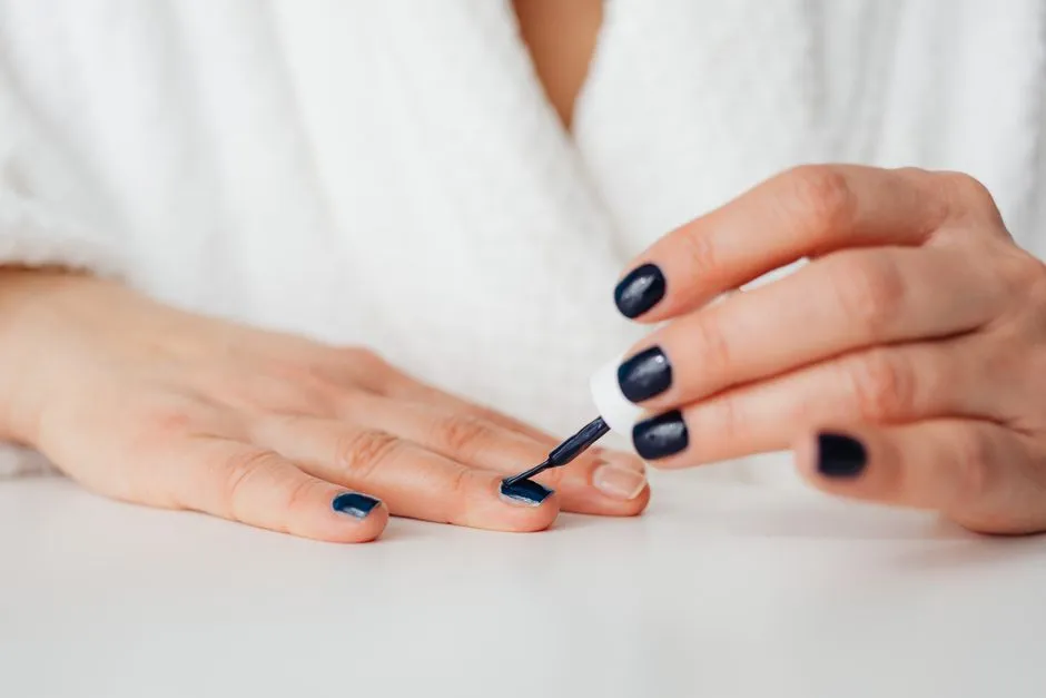 5 Sposobów na Wykorzystanie Starych Lakierów: Recykling i Nowe Inspiracje na Manicure