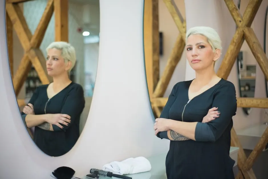 Perłowy Blond: Kompletny Poradnik - Jak Uzyskać i Komu Pasuje?