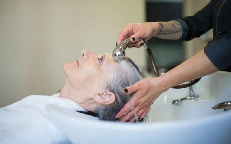 Włosy Blond Pasemka: 10 Najmodniejszych Technik i Inspiracji na 2026