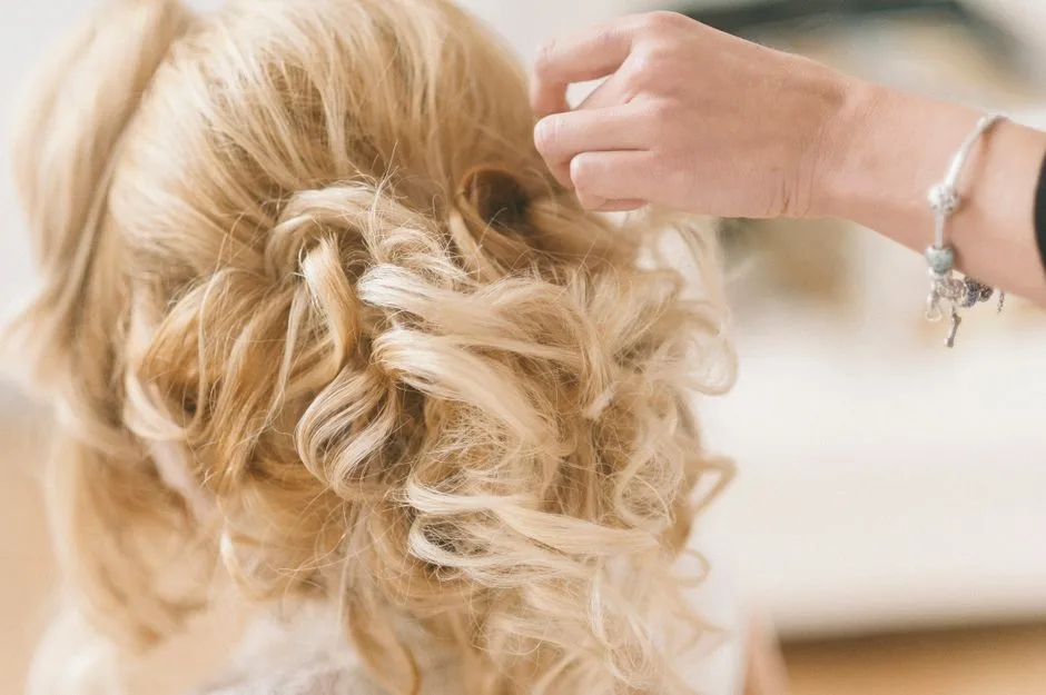 Chłodny Blond Sombre: Kompletny Przewodnik po Stylizacji i Pielęgnacji