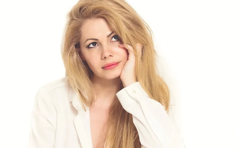 beautiful woman, blondynki, long hair, attractive, sexy, zmysłowy, dziewuszka, white shirt