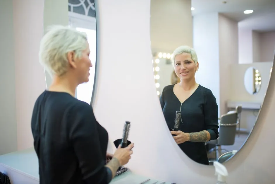 Srebrny Blond: Kompletny Przewodnik po Uzyskaniu i Pielęgnacji
