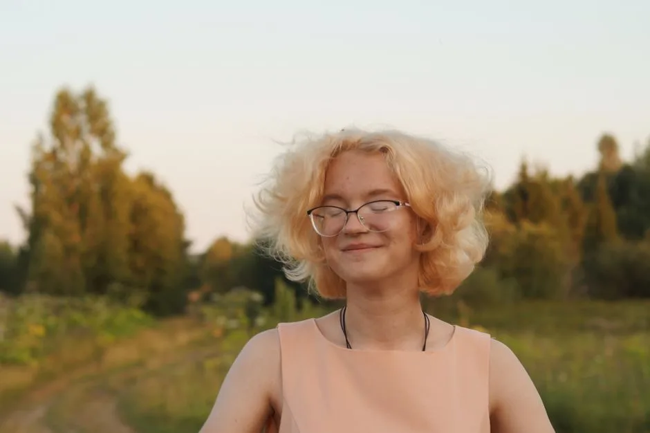Beżowy blond bez żółci - 5 tonerów, które działają